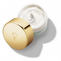 Moisturizing With a Mask  VALMONT
