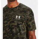 Camiseta de Estampado Camuflaje de UNDER ARMOUR