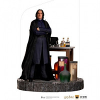 Figura Severus Snape en Sala de Pocimas Harry Potter  IRON STUDIOS