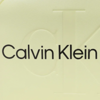 Bolsito Calvin Klein sculpted amarillo pastel