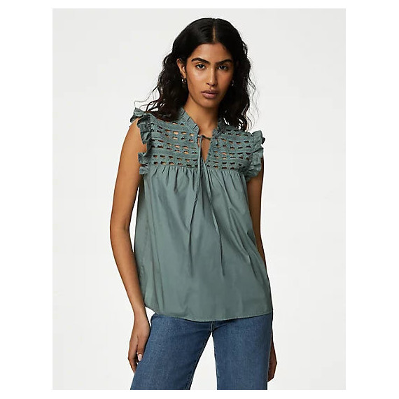 Blusa de Manga Corta con Detalle de Crochet  MARKS AND SPENCER