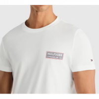Camiseta TOMMY HILFIGER Badge Blanca