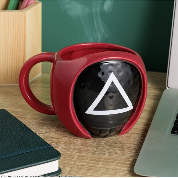 Taza Netflix Juego del Calamar Guarida (triangulo)