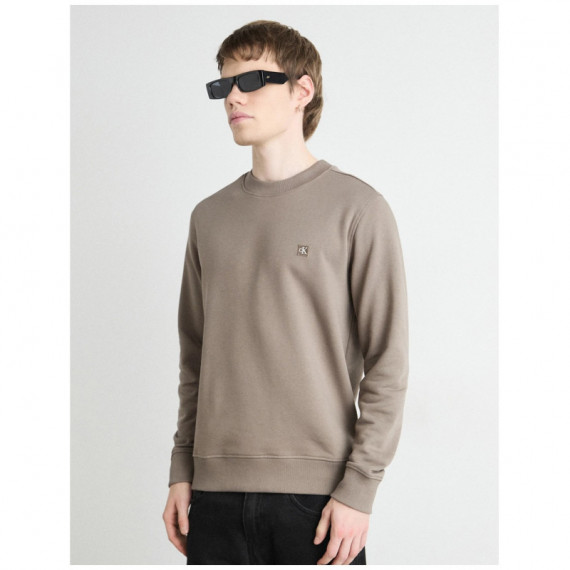 Ck Embro Badge Crew Neck Falcon  CALVIN KLEIN