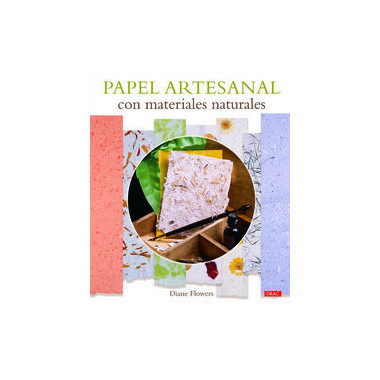 Papel artesanal con materiales naturales