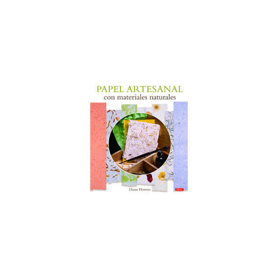 Papel artesanal con materiales naturales