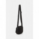 Bolso Tommy Essential Daily Negro  TOMMY JEANS