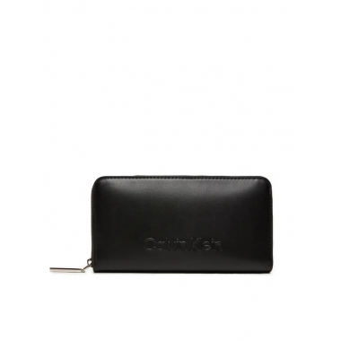 Cartera Calvin Klein logo zip negra