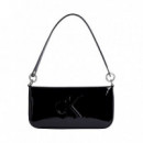 Bolso Sculpted Shoulder Pouch  CALVIN KLEIN