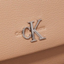 Bolso Minimal Monogram Shoulder Pouch  CALVIN KLEIN JEANS