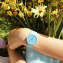 CASIO LQ-24B-2B – Reloj Análogo Azul Cielo Wr con Segundero Naranja y Toques de Color