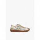 Deportiva en Rejilla y Detalles Metalizados de LOLA CASADEMUNT