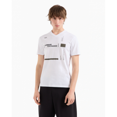 Camiseta Armani Exchange cuello pico blanca