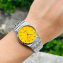 CASIO MTP-B145D-9A Reloj Analógico para Hombre - Esfera Amarilla, Diseño Retro Moderno, Acero Inoxidable y Wr 50M