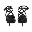 SANDALIA TIRAS Y APLIQUE NEGRO