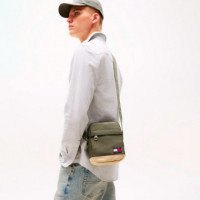 Bolso Reporter con Bandolera Essential  TOMMY HILFIGER