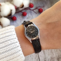 CASIO LTP-1094E-1A Reloj Analógico de Mujer - Esfera Negra Clásica - Correa de Cuero Negra con Diseño Compacto
