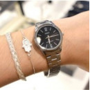 CASIO LTP-V005D-1B Reloj Analógico de Mujer - Esfera Negra Minimalista - Correa de Acero Inoxidable