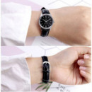 CASIO LTP-V005L-1B Reloj Analógico de Mujer - Esfera Negra Minimalista - Correa de Cuero Negra y Resistente Al Agua