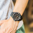 CASIO MRW-200H-1E Reloj Deportivo Unisex - Esfera Negra con índices Luminosos y Wr 100M - Bisel Giratorio