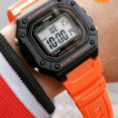CASIO W-218H-4B2 Reloj Digital Deportivo Naranja y Negro Luz Led Alarma Cronómetro Wr 50M Retro