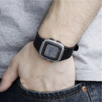 CASIO W-96H-1A Reloj Digital Hombre Deportivo Negro y Plateado Wr 50M Batería 10 Años Luz Led