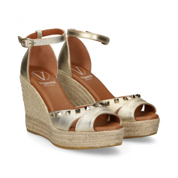 SANDALIA TACHAS METALIZADO BEIGE