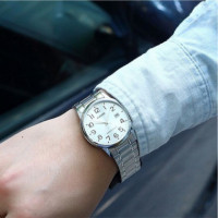 CASIO MTP-V002D-7B Reloj Clásico de Hombre con Correa de Acero Inoxidable y Esfera Plateada con Fecha