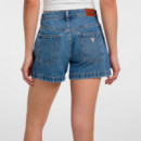Vaqueros Cortos Modelo Mom  GUESS