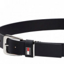 Cinturón de Piel con Insignia en la Trabilla  TOMMY HILFIGER