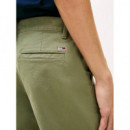 Pantalón Chino Corto Scanton de Corte Slim de Tommy Jeans  TOMMY HILFIGER