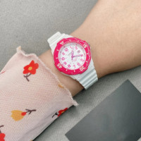CASIO LRW-200H-4B Reloj Analógico para Mujer - Bisel Fucsia, Correa Blanca, Resistente Al Agua 100M y Estilo Deportivo