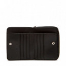 Cartera Must  Zip Around con Solapa  CALVIN KLEIN