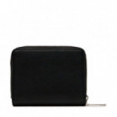 Cartera Must Zip Around con Solapa  CALVIN KLEIN