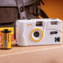 KODAK M38 Cámara de Carrete 35MM con Flash Blanca