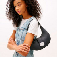 Bolso Hobo con Broche de Giro y Logo  TOMMY HILFIGER