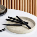 Designing Liquid Eyeliner
delineador Líquido  SENSAI