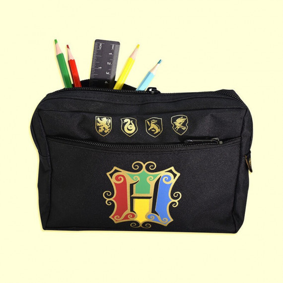 Estuche Escudos Hogwarts Multibolsillos Harry Potter  BLUE SKY STUDIOS