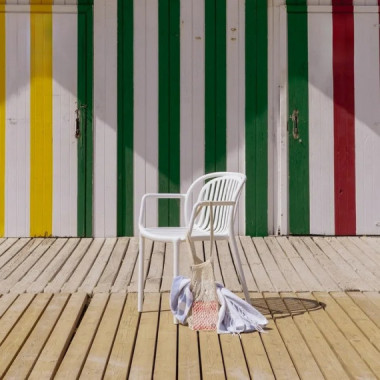 Silla Blanca Exterior  P&Eacute;REZ &Aacute;VILA