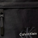 Bolsa Plana de Nailon con Logo Monograma  CALVIN KLEIN