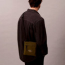 Bolsa Plana de Nailon con Logo Monograma  CALVIN KLEIN