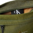Bolsa Plana de Nailon con Logo Monograma  CALVIN KLEIN