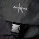 Mochila con Solapa Superior de Nailon con Logo Monograma  CALVIN KLEIN