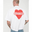 Camisetas Hombre Camiseta WE ARE NOT FRIENDS Union Love Boxy