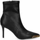 Botin Punta Metal Stretch Negro  VERSACE JEANS