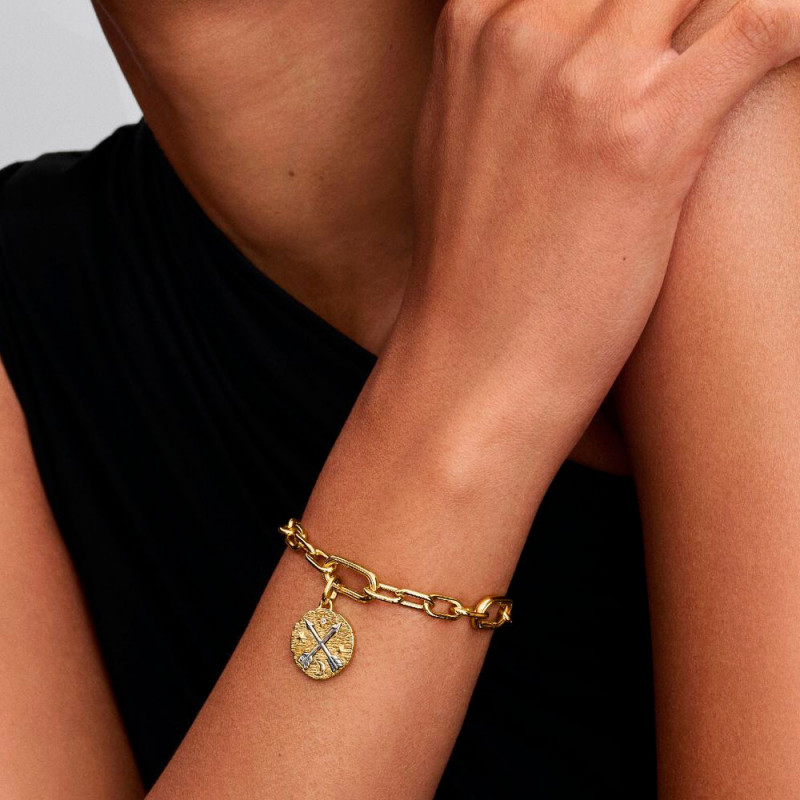 Charm Medallón y Flechas Cruzadas 764081C01 PANDORA - Guanxe Atlantic ...