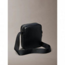 Bolso Reporter Micro Pebble de CALVIN KLEIN