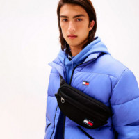 Riñonera Essential con Inscripción  TOMMY HILFIGER