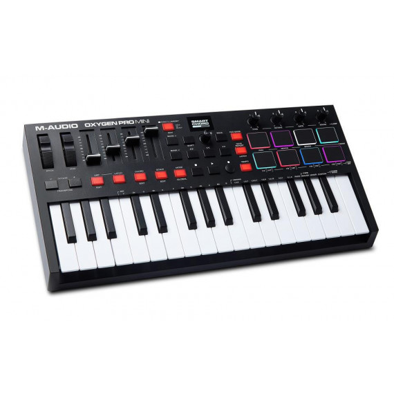 Teclado M Audio Controlador 32 Miniteclas 8PADS Rg  M-AUDIO
