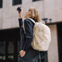 MOCHILA PGYTECH ONEGO LITE DE 16 L (CREAM)